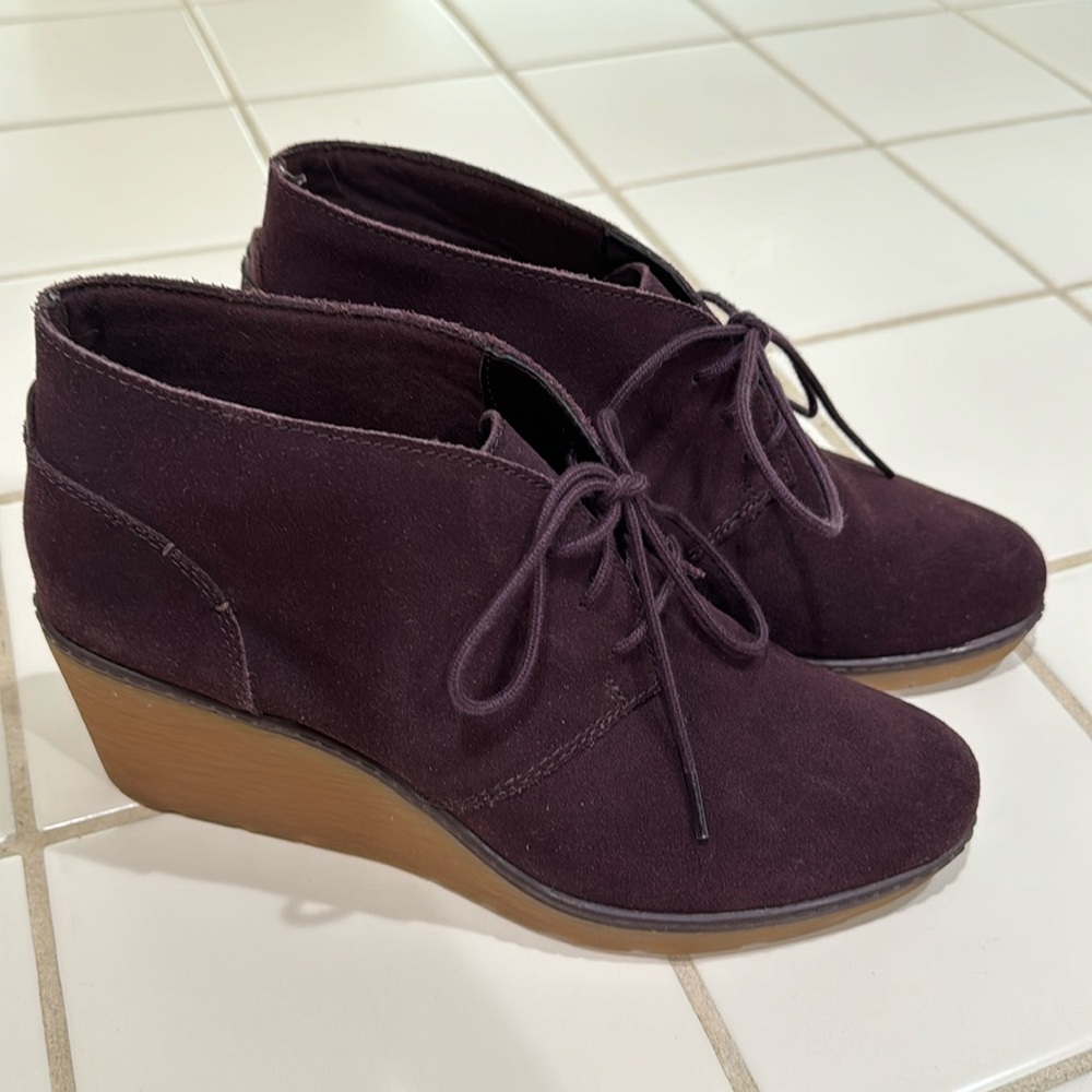 Clarks Suede Hazen Charm Lace Up Bootie - Purple - Size 8.5